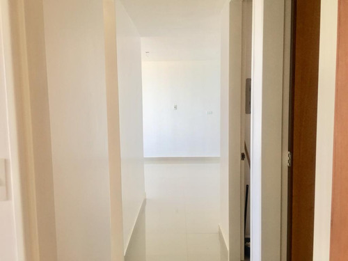 Maribel Morillo & Naudy Escalona/ Cómodo Apartamento En Zona Oeste En Venta En Urb. Alta Vista Barquisimeto Lara, Venezuela/ 2 Dormitorios 2 Baños 72 M²