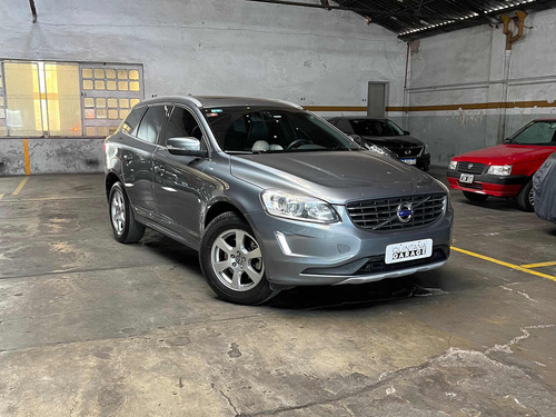 Volvo XC60 2.5 T5 Momentum