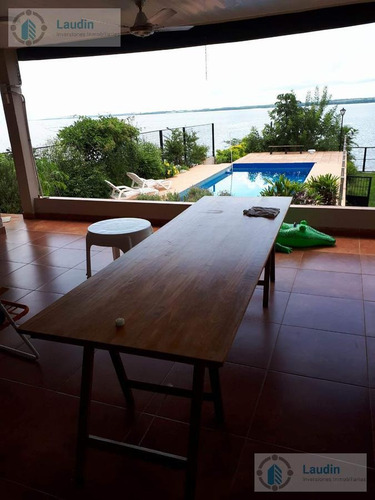 Imagen 8 de 11 de Se Vende Importante Chalet Sobre El Río - Posadas