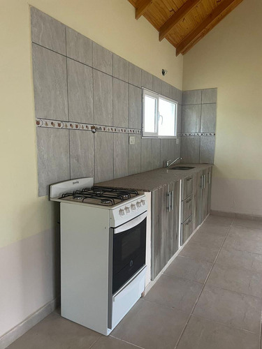 Casa En Venta - 2 Dormitorios 1 Baño - Cochera - 330mts2 - El Bolsón, Río Negro