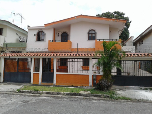 Sky Group Vende Casa En Trigal Norte  (valencia Edo. Carabobo) Con Ubicación Estratégica  Calle Abierta. Luz Coelho.