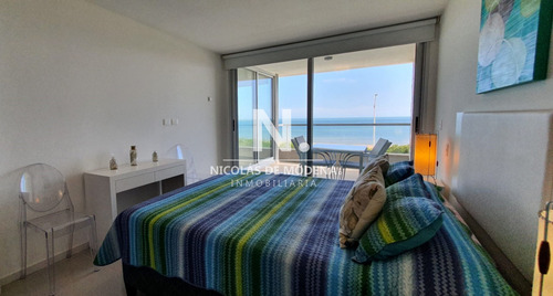 Vende Apartamento Con 2 Dormitorios En Mansa.