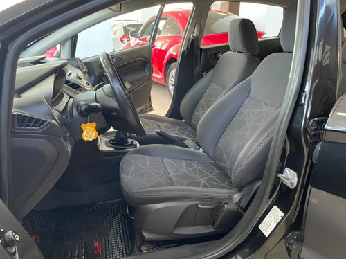 Ford Fiesta Kinetic Desing Titanium Año 2012 Color Negro