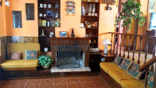 Imagen 2 de 7 de En Venta Sobre Avenida Chalet 6 Amb C/ Gge P/ 2 Autos, Quincho Y Fdo Libre En V. Gesell (122)