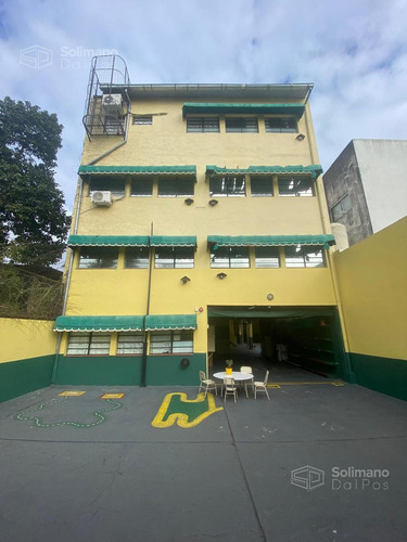 Local / Oficina / Instituto Educativo En Olivos