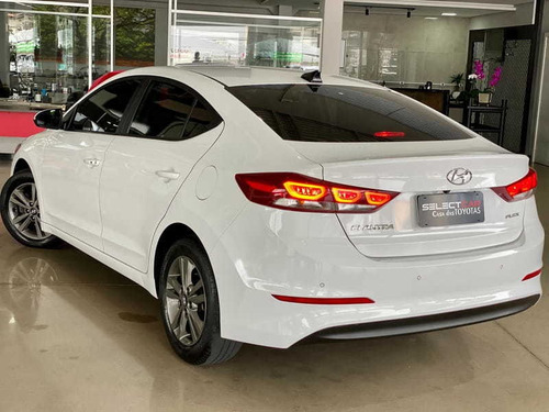 Imagem 8 de 15 de Hyundai Elantra 2017