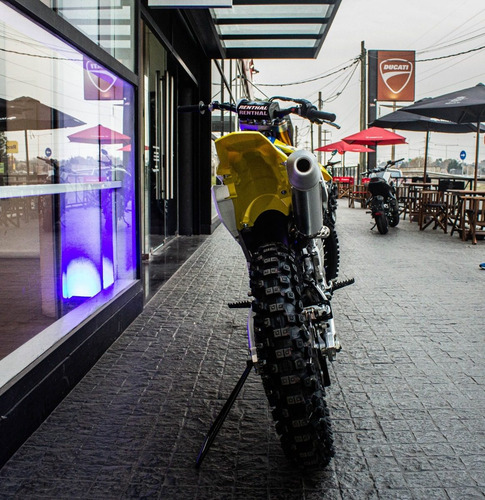 Imagen 8 de 25 de Suzuki Rm-z 450 - No Honda Crf 450, No Yamaha Wr 450!