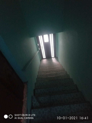 Casa De Tres Pisos