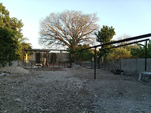 Terreno De 751.97 M2 En Venta O Renta En El Barrio De San Sebastián
