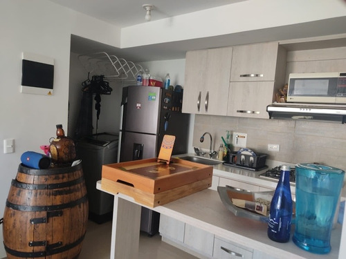 Imagen 2 de 7 de Apartamento Rodeo Alto Parqueaderos Y 2 Utiles