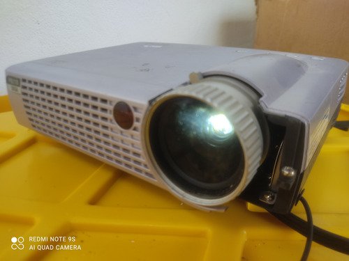 Proyector Benq Pb2120 Con Detalle Americanscreens 