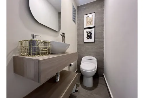 150m2 Casa En El Poblado