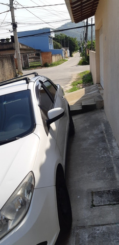 Fiat Grand Siena 2013 1.4 Tetrafuel 4p Tetra-combustible