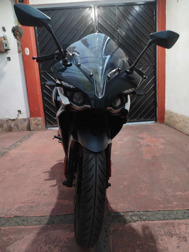 Como Nueva, Poco Usada En Color Negra