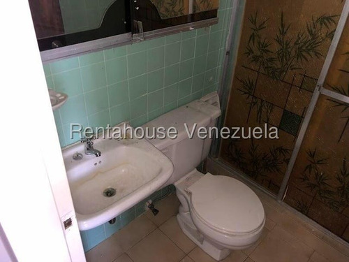 Se Vende Penthouse Dúplex En La Urb. La Candelaria.