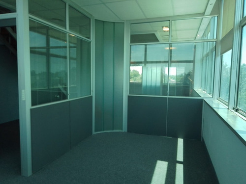 Pilar / Excelente Oficina / 90m2
