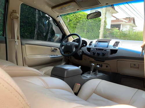 Toyota Fortuner 2.7l 4x4 At