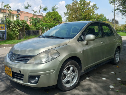 Nissan Tiida 1.8 Emotion 4 p