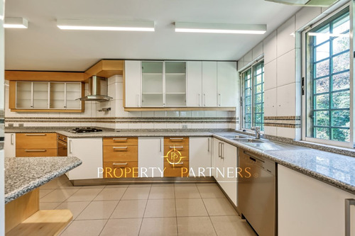Exclusivo Penthouse En Los Dominicos Antiguos.