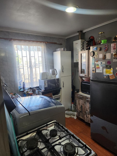 Casa En Venta De 2 Dorm. En Molina