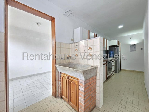 Jean Pavon Tiene Bello Apartamento En Alquiler En El Este De Barquisimeto Lara 8 7 0 9