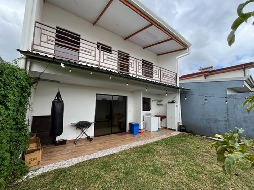 Vendo Casa En Condominio Hacienda El Coyol, Reciente Construcción Y Patio Muy Amplio