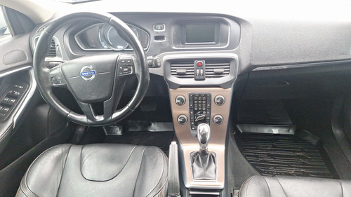 Volvo V40 2.0 T4 AUTO LIMITED CROSS COUNTRY 4WD