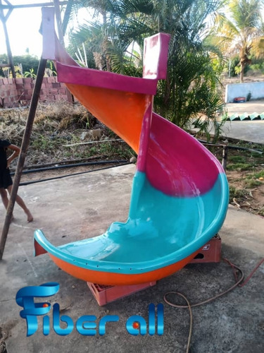 Tobogán En Fibra De Vidrio Tipo Caracol