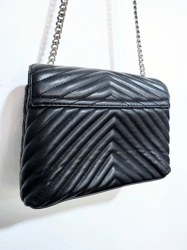 Bolso bandolera con cadena bershka hotsell