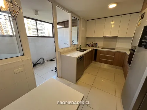 Departamento En Arriendo De 3 Dorm. En Las Condes