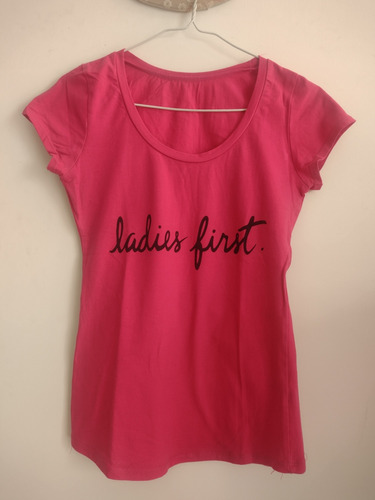 Remera Ladies First Elastizada Al Cuerpo - Talle M