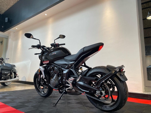 Imagen 3 de 11 de Triumph Trident 660 Hilton Motors Co.