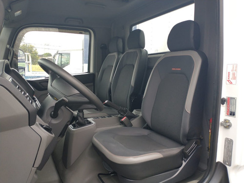 Imagem 7 de 14 de Volkswagen Express Ano 2019 Baú Carga Seca Facchini