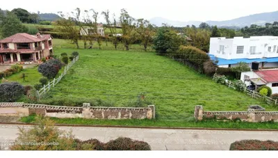 Lote y casalote en venta