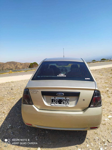 Ford Fiesta Max Ambiente