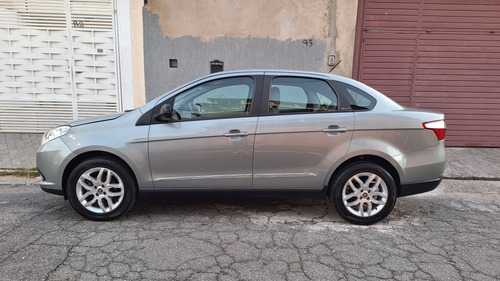 Fiat Grand Siena 1.6 16v Essence Flex Dualogic 4p