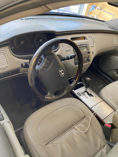 Imagem 10 de 15 de Hyundai Azera 2010 3.3 Gls Aut. 4p