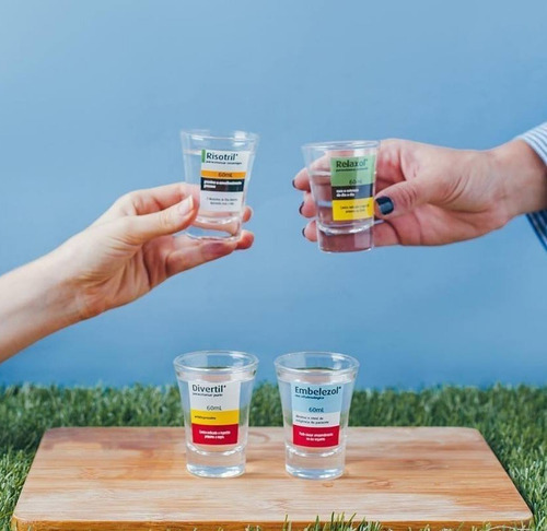 Copos Shot Dose Cachaça Frases Engraçadas Remedio 4 Unidades
