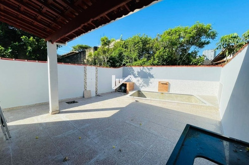 Imagem 3 de 12 de Casa À 100 Metros Do Mar! Ca920-f R