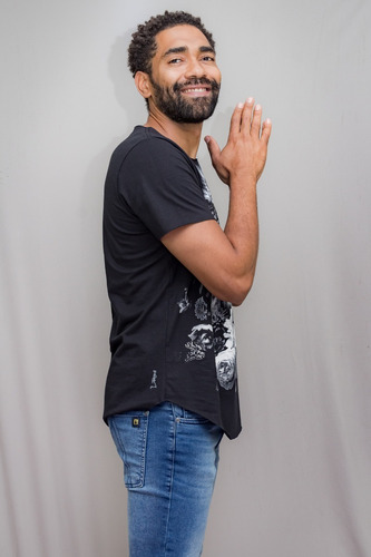 Camiseta Premium Estampada Índia Lovers Corte A Fio