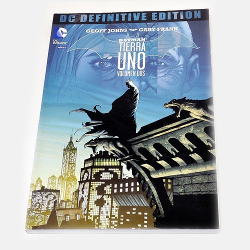 Batman Tierra Uno. Volumen Dos. Definitive Edition. (Usado)