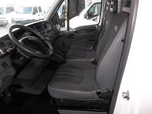 Imagem 8 de 12 de Iveco 35s14, 2018, Baú, Ar Condicionado, 42.285 Km