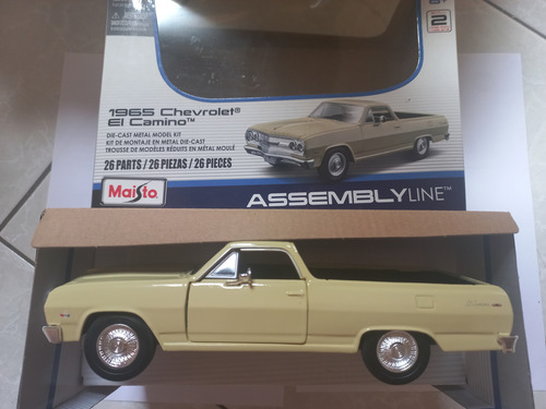 Maisto Chevrolet El Camino Creme 1965 Assembly Line 1:25 Creme