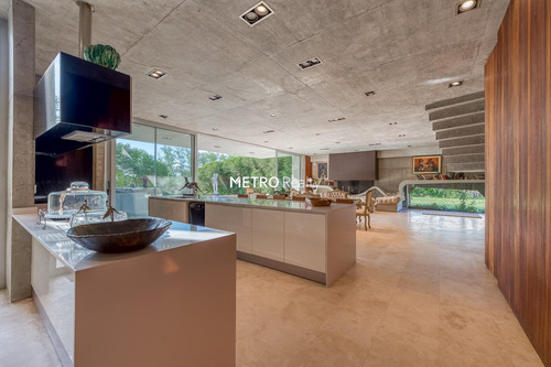 Impresionante Casa En El Yacht, Nordelta