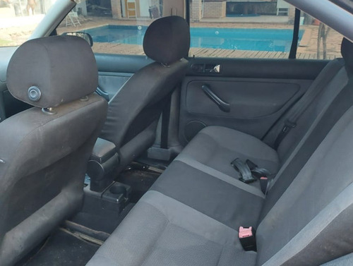 Volkswagen Bora 2.0 4p