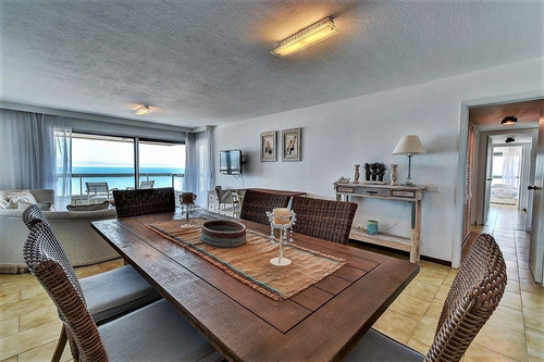 Venta De Apartamento 3 Dormitorios En Playa Mansa