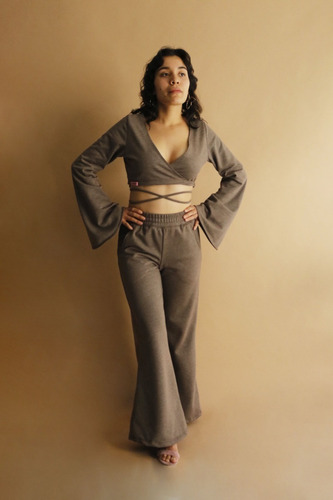 Set: Crop Top + Pants Setsy