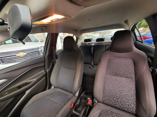 Imagen 13 de 17 de Chevrolet Onix 1.0 Lt Modelo 2021