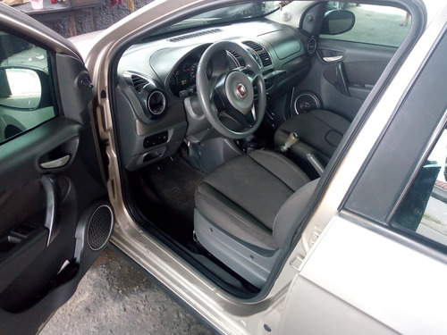 Fiat Grand Siena 1.4 Mpi Attractive 8v Flex 4p Manual. Mar