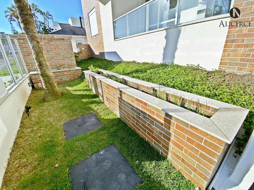 Apartamento 2 Dormitórios Em Coqueiros! - 2492